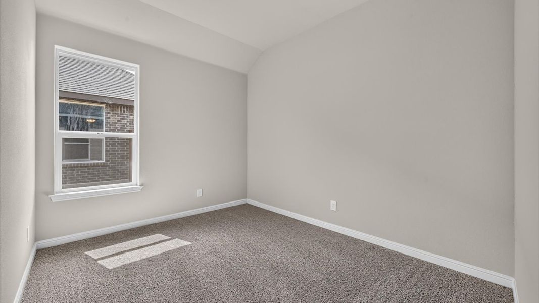 Spacious, unfurnished interior of a new home in Lakeview Pointe, Grand Prairie (Image 21).