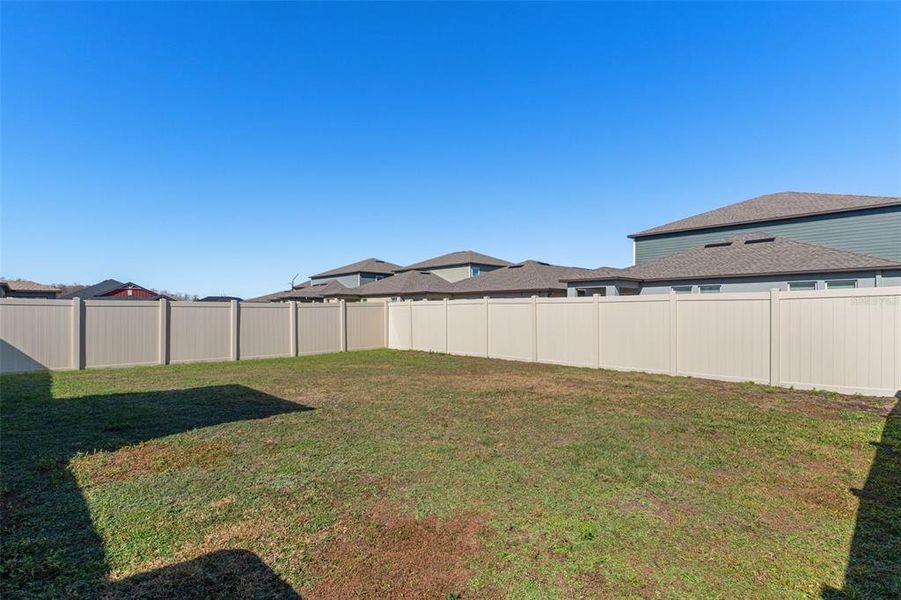 Exterior details and patio area of a home in , Land O' Lakes (Image 4).