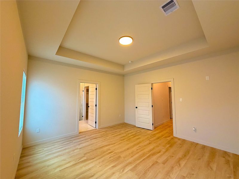 Spacious, unfurnished interior of a new home in , Baytown (Image 12).