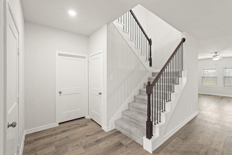 Spacious, unfurnished interior of a new home in Paloma at Sanford Farms, Waller (Image 17).
