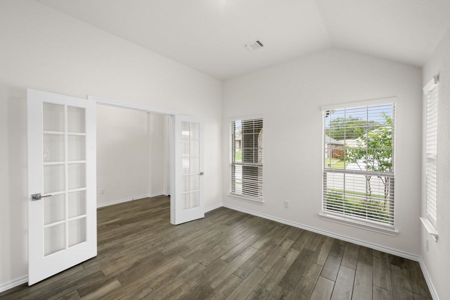 Spacious, unfurnished interior of a new home in Waterford Park, Weatherford (Image 24). Spacious, unfurnished interior of a new home in Waterford Park, Weatherford (Image 24).