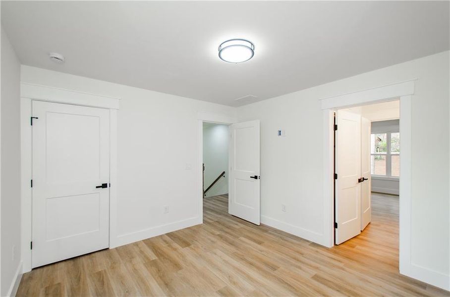 Spacious, unfurnished interior of a new home in , Gainesville (Image 21).