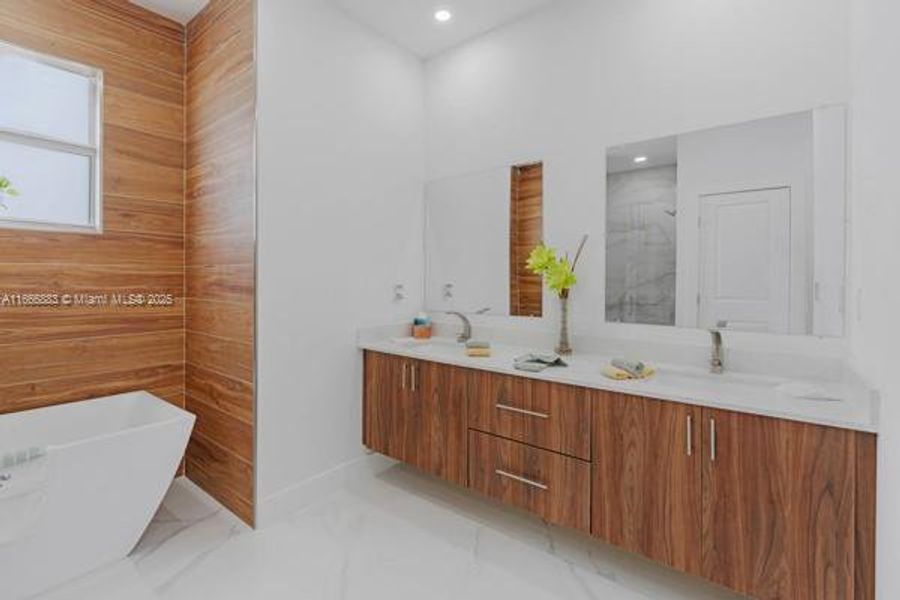 Furnished interior view inside a new home in , Cape Coral (Image 9).