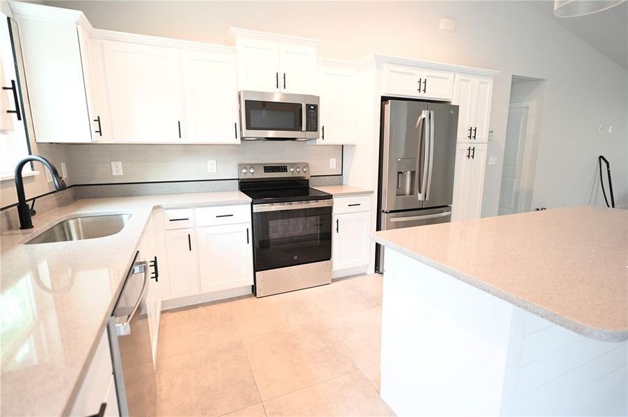 Furnished interior view inside a new home in , Dunnellon (Image 9).