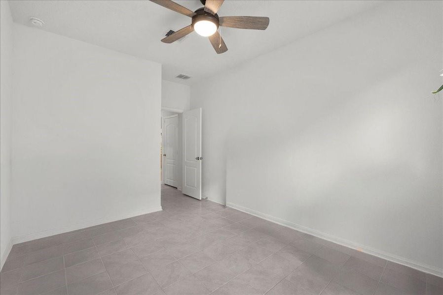 Spacious, unfurnished interior of a new home in , Alvin (Image 18).