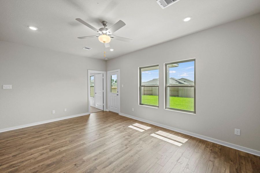 Spacious, unfurnished interior of a new home in Windrose Green, Angleton (Image 15). Spacious, unfurnished interior of a new home in Windrose Green, Angleton (Image 15).