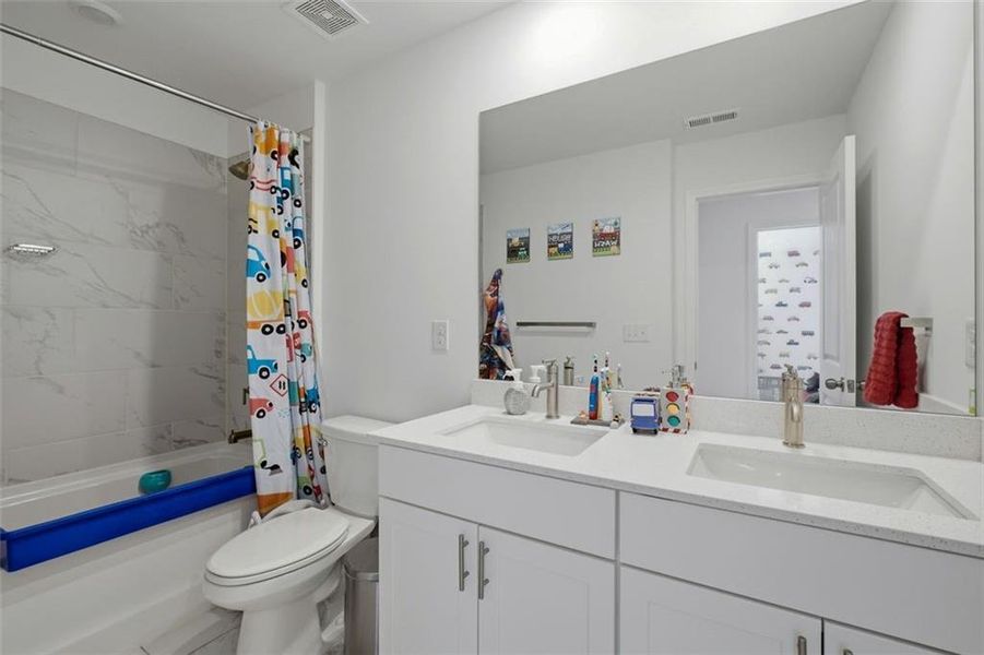 Furnished interior view inside a new home in , Dallas (Image 48).