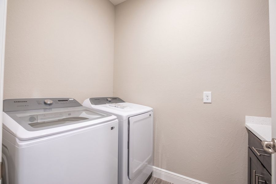 Representative interior finishes for a home built from the Sierra by Maronda Homes in Marion Oaks, Ocala (Image 12).