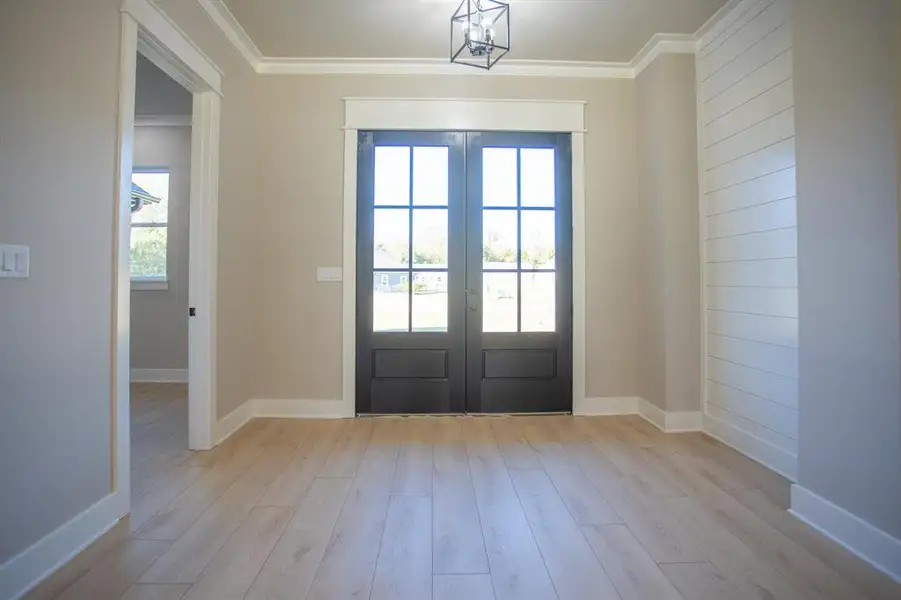 Spacious, unfurnished interior of a new home in , Tyler (Image 30).