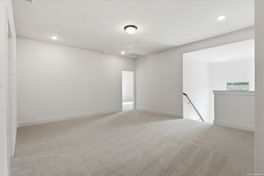 Spacious, unfurnished interior of a new home in Ladera - 50s, San Antonio (Image 39). Spacious, unfurnished interior of a new home in Ladera - 50s, San Antonio (Image 39).