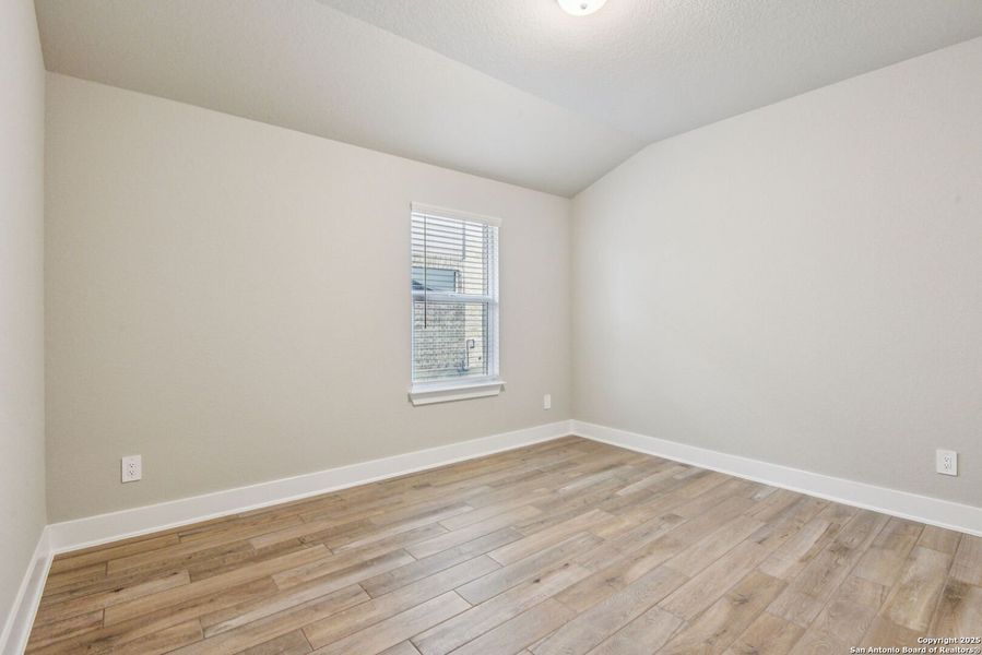 Spacious, unfurnished interior of a new home in Carmel Ranch, Schertz (Image 35).