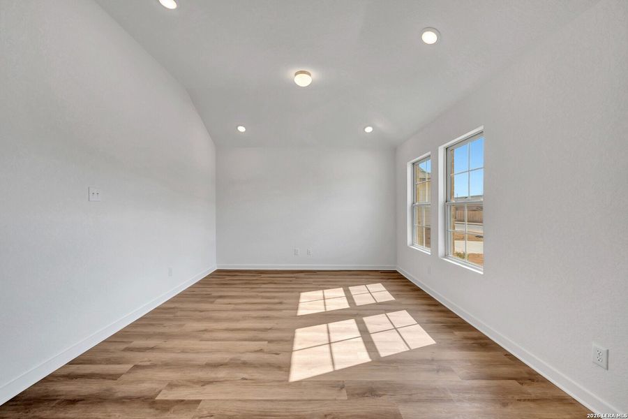 Spacious, unfurnished interior of a new home in Winding Brook, San Antonio (Image 35). Spacious, unfurnished interior of a new home in Winding Brook, San Antonio (Image 35).