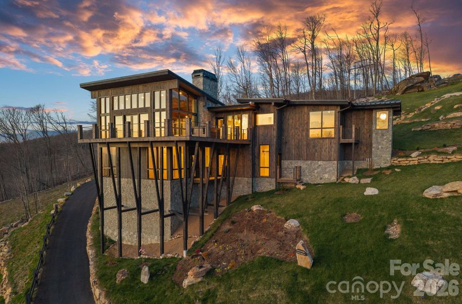 Image 44 of a home in .