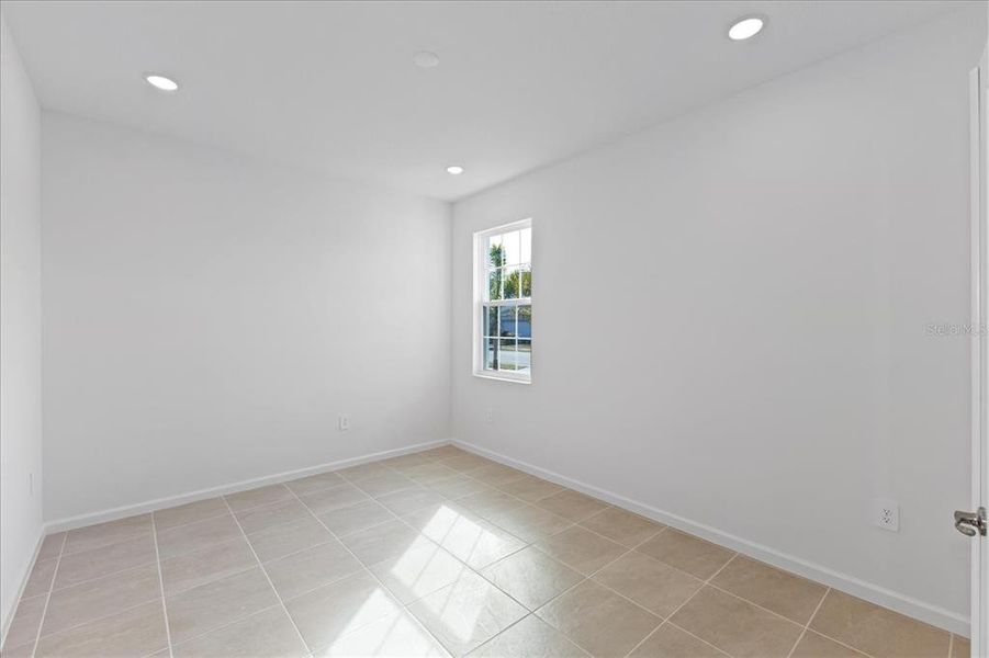 Spacious, unfurnished interior of a new home in , Venice (Image 14).