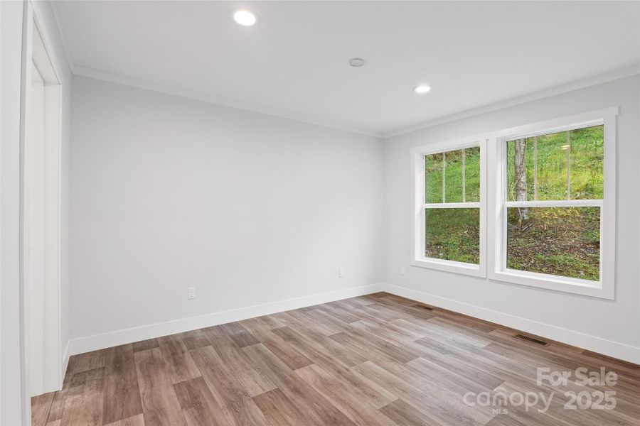 Spacious, unfurnished interior of a new home in , Burnsville (Image 26).