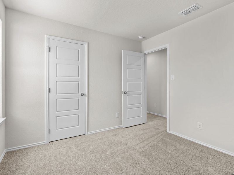 Spacious, unfurnished interior of a new home in Meadows at Oak Creek, San Antonio (Image 29).