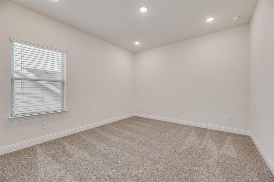 Spacious, unfurnished interior of a new home in Bayside, Rowlett (Image 32).