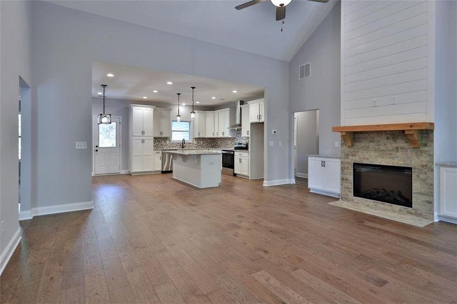 Spacious, unfurnished interior of a new home in , Dallas (Image 37). Spacious, unfurnished interior of a new home in , Dallas (Image 37).