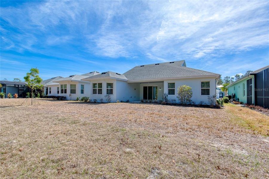 Exterior details and patio area of a home in , Daytona Beach (Image 36).