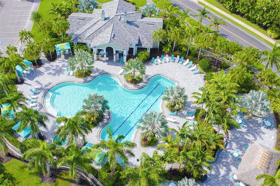 Community amenities in , Englewood (Image 36).