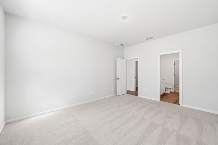 Spacious, unfurnished interior of a new home in Grand Arbor, Blythewood (Image 39).