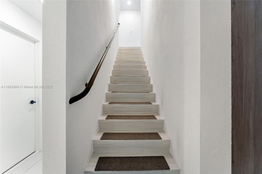 Spacious, unfurnished interior of a new home in , Homestead (Image 14).