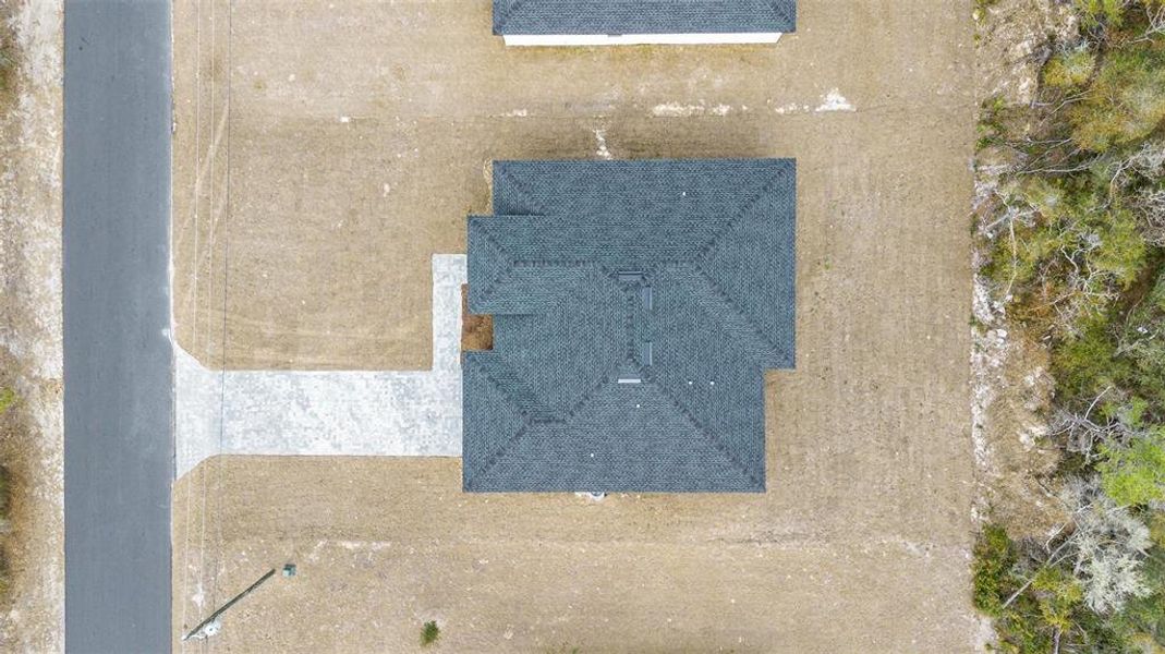 Exterior details and patio area of a home in , Ocala (Image 20).