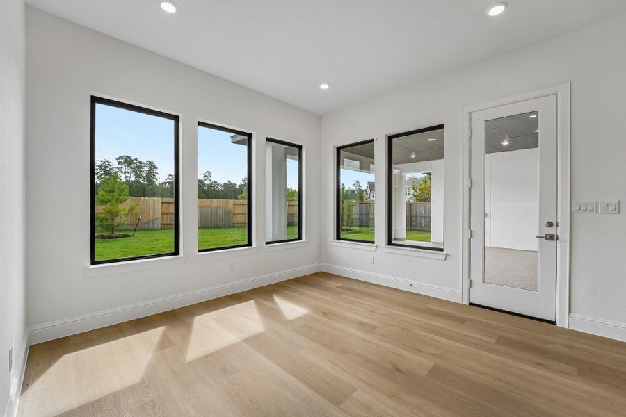 Spacious, unfurnished interior of a new home in Evergreen 70', Conroe (Image 31).