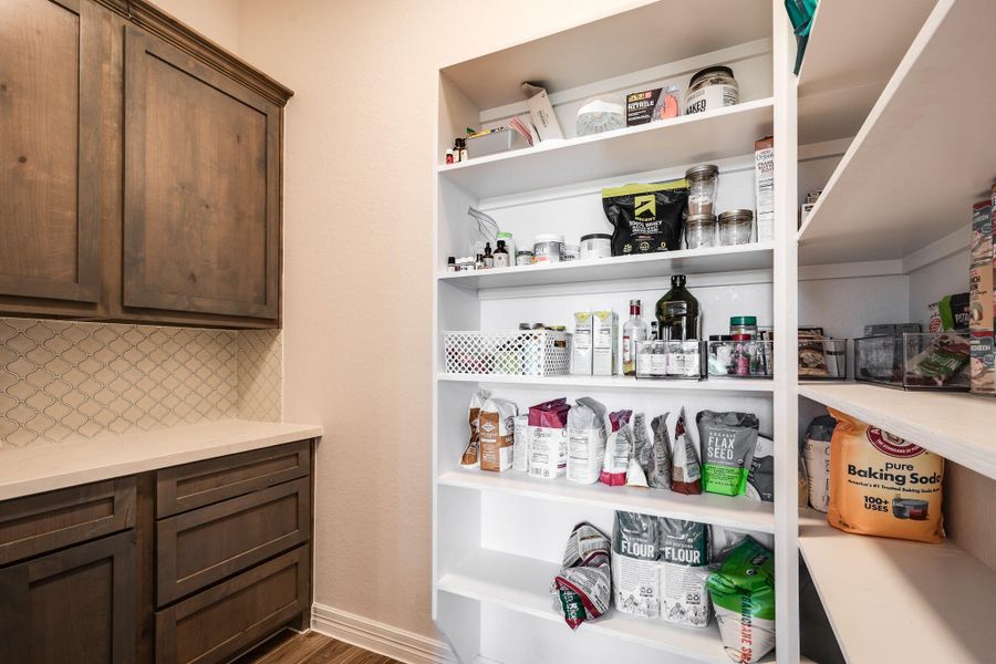 Close-up of interior finishes inside a home in , Anahuac (Image 21).
