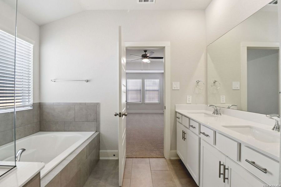 Furnished interior view inside a new home in Sagebrooke - Classic Series, San Antonio (Image 17).