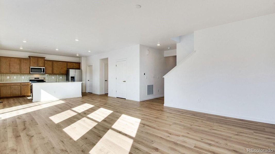Spacious, unfurnished interior of a new home in Trails at Crowfoot, Parker (Image 24). Spacious, unfurnished interior of a new home in Trails at Crowfoot, Parker (Image 24).