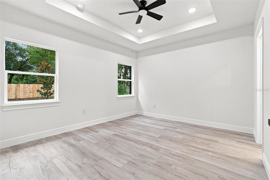 Spacious, unfurnished interior of a new home in , Deland (Image 22).
