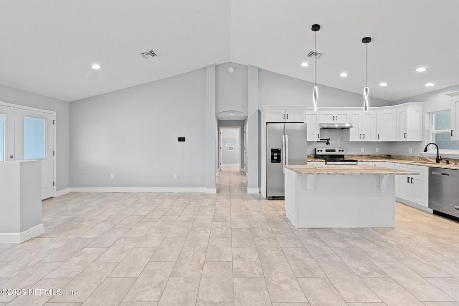 Spacious, unfurnished interior of a new home in , Archer (Image 10).