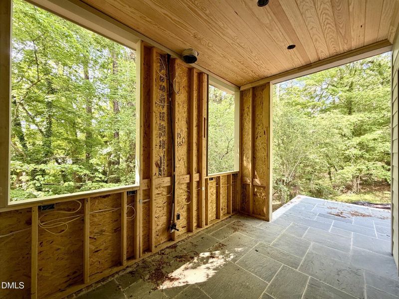 16E73AEE-7224-41DE-8AFC-93B81E8435BC_1_1