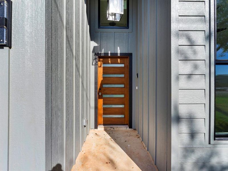 Exterior details and patio area of a home in , Granbury (Image 24).