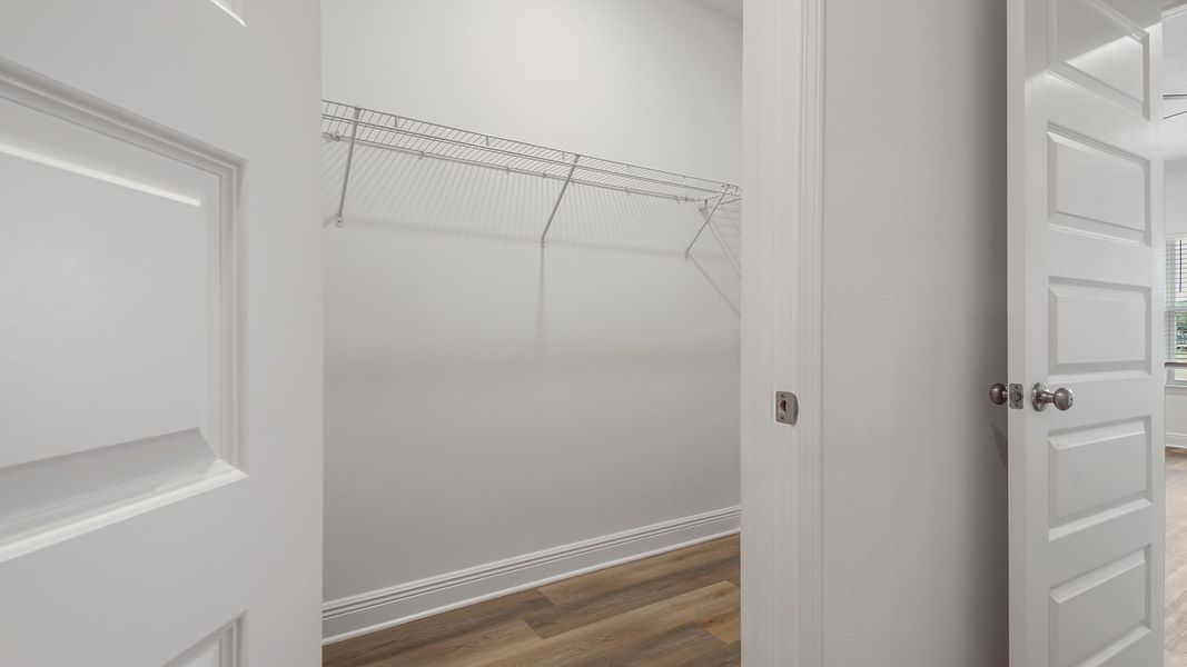 Spacious, unfurnished interior of a new home in Caballeros Estates At Hombre, Panama City Beach (Image 24).