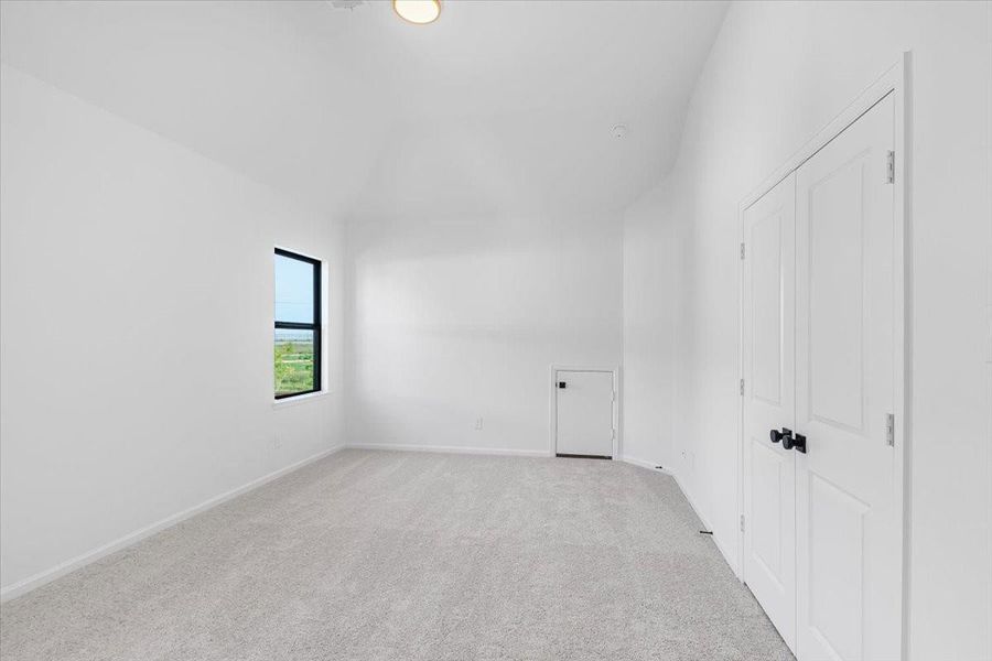 Spacious, unfurnished interior of a new home in Jordan Ranch 70′ Lots, Fulshear (Image 45). Spacious, unfurnished interior of a new home in Jordan Ranch 70′ Lots, Fulshear (Image 45).