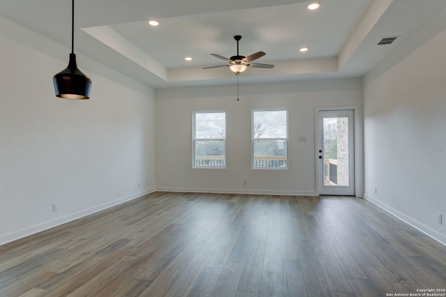 Spacious, unfurnished interior of a new home in Arcadia Ridge, San Antonio (Image 13).
