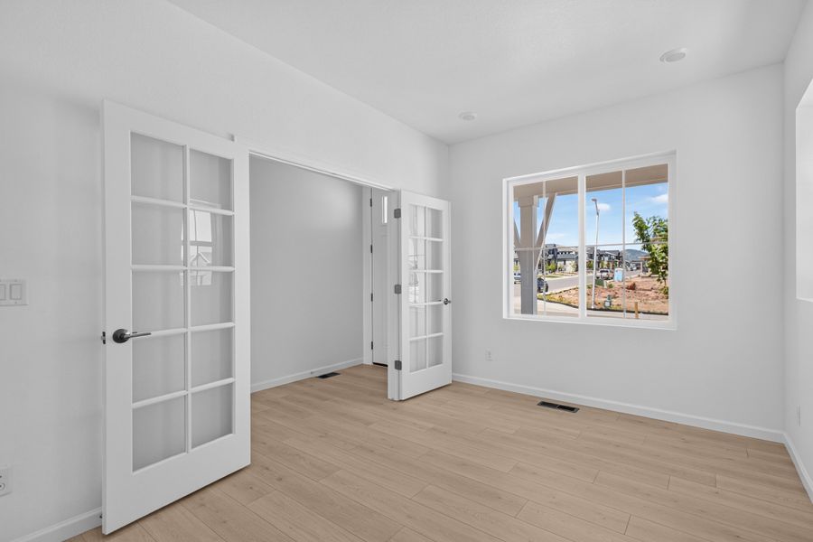 Spacious, unfurnished interior of a new home in Sterling Ranch Ascent Village, Littleton (Image 15). Spacious, unfurnished interior of a new home in Sterling Ranch Ascent Village, Littleton (Image 15).