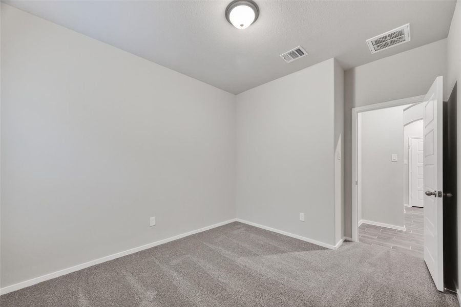 Spacious, unfurnished interior of a new home in Rollingbrook Estates, Baytown (Image 34).