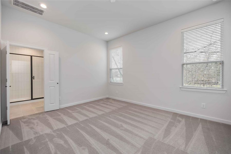 Spacious, unfurnished interior of a new home in Fulton Crossing, Houston (Image 13). Spacious, unfurnished interior of a new home in Fulton Crossing, Houston (Image 13).