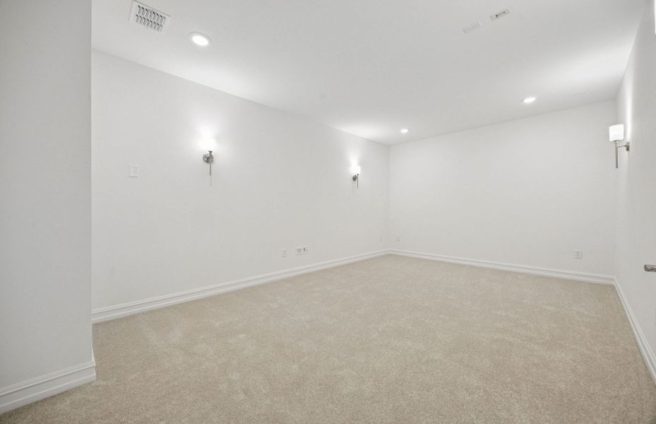 Spacious, unfurnished interior of a new home in Wellington, Fort Worth (Image 10).