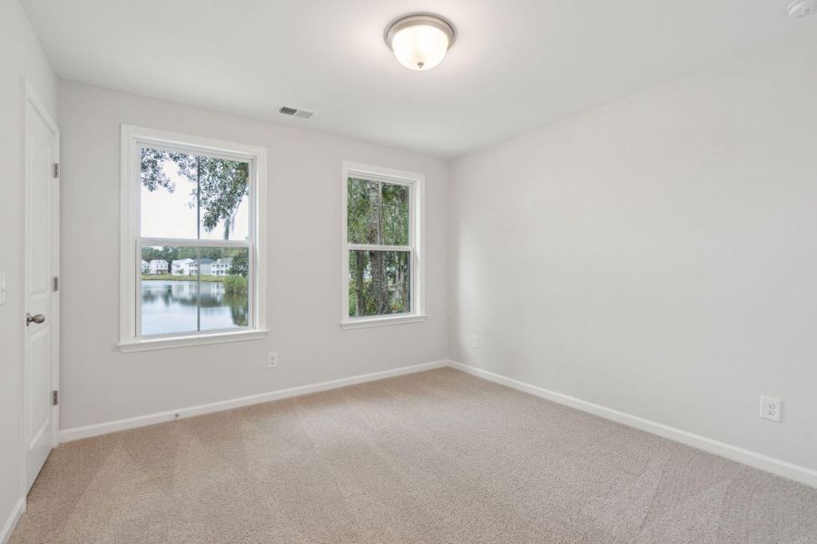 Spacious, unfurnished interior of a new home in Miller's Crossing, Johns Island (Image 21).