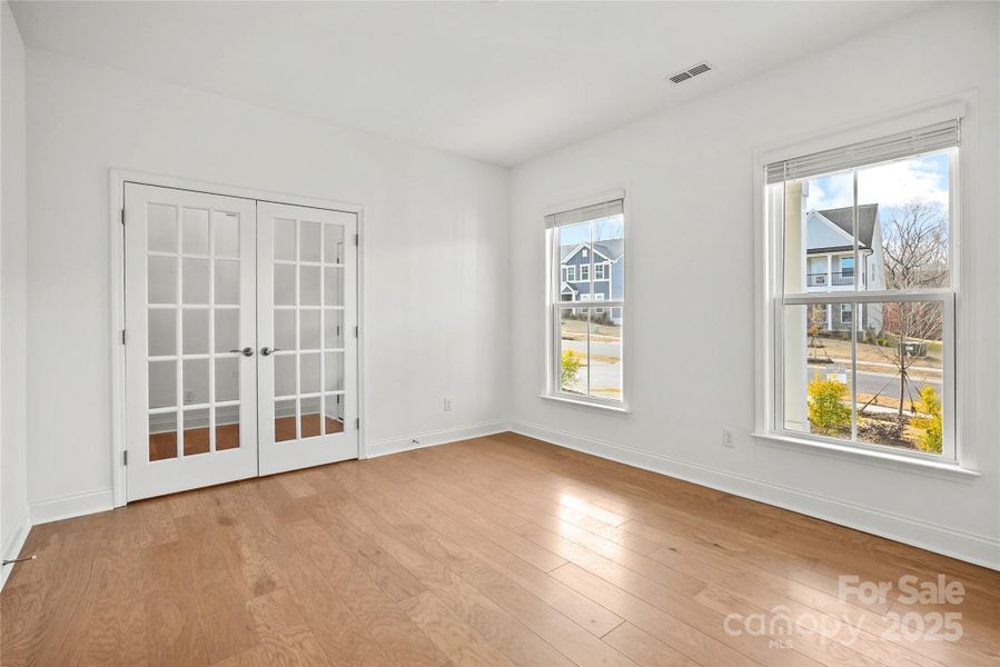 Spacious, unfurnished interior of a new home in Forest Creek, Waxhaw (Image 42).
