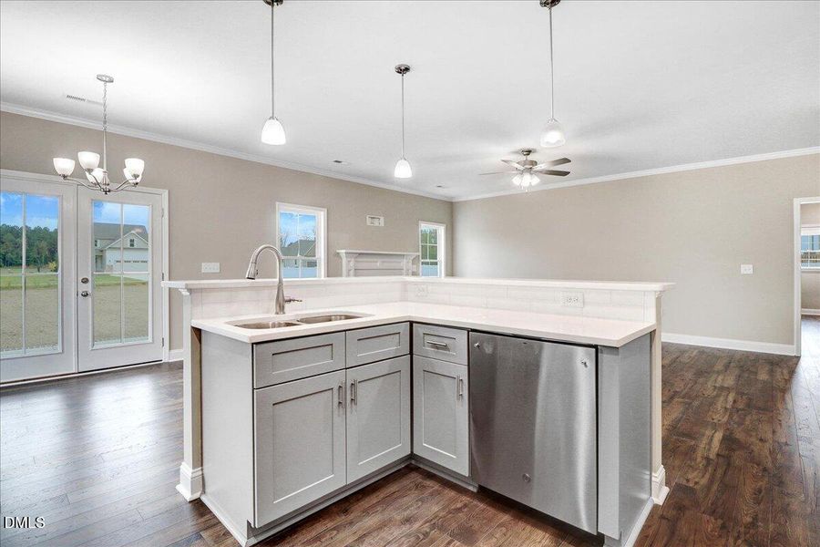 21-102 Chester Pl-20