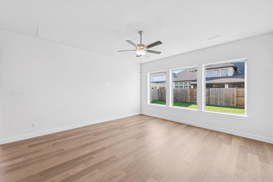 Spacious, unfurnished interior of a new home in Meridiana 55' Homesites, Manvel (Image 18). Spacious, unfurnished interior of a new home in Meridiana 55' Homesites, Manvel (Image 18).