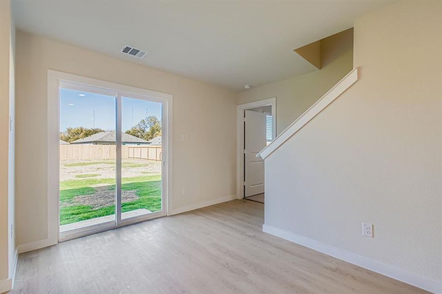 Spacious, unfurnished interior of a new home in Middlefield Village, Dallas (Image 16).