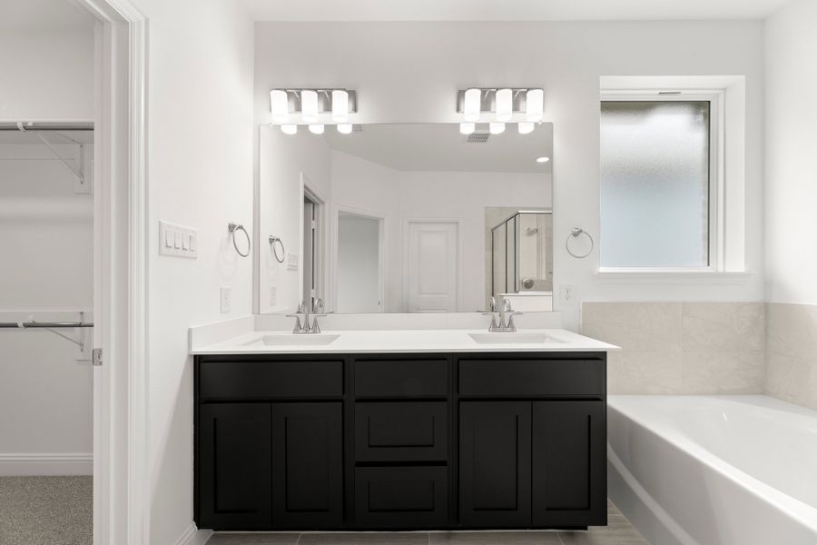 Furnished interior view inside a new home in Creekside, Royse City (Image 11).