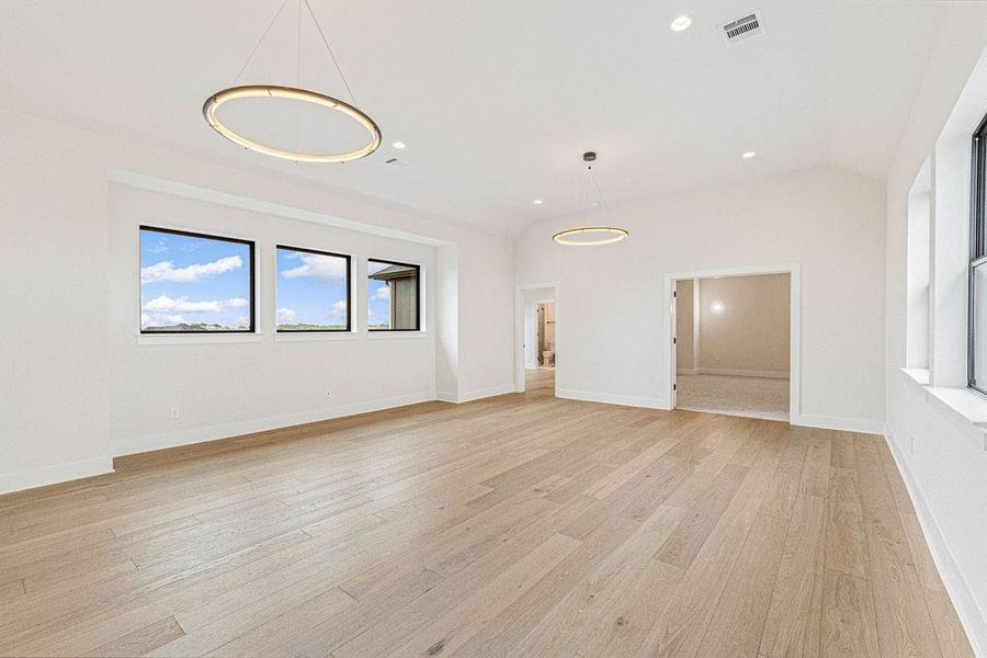 Spacious, unfurnished interior of a new home in , Prosper (Image 22).