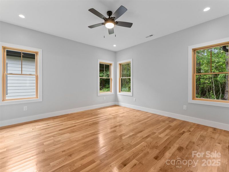Spacious, unfurnished interior of a new home in , Brevard (Image 16).